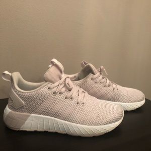 Adidas questar BYD Cloudfoam Sneakers Women’s sz 6